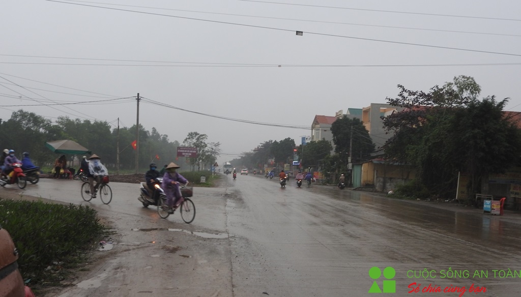 Cận cảnh những chiếc xe có dấu hiệu "quá tải" tại khu vực KCN Gián Khẩu can canh nhung chiec xe co dau hieu qua tai tai khu vuc kcn gian khau