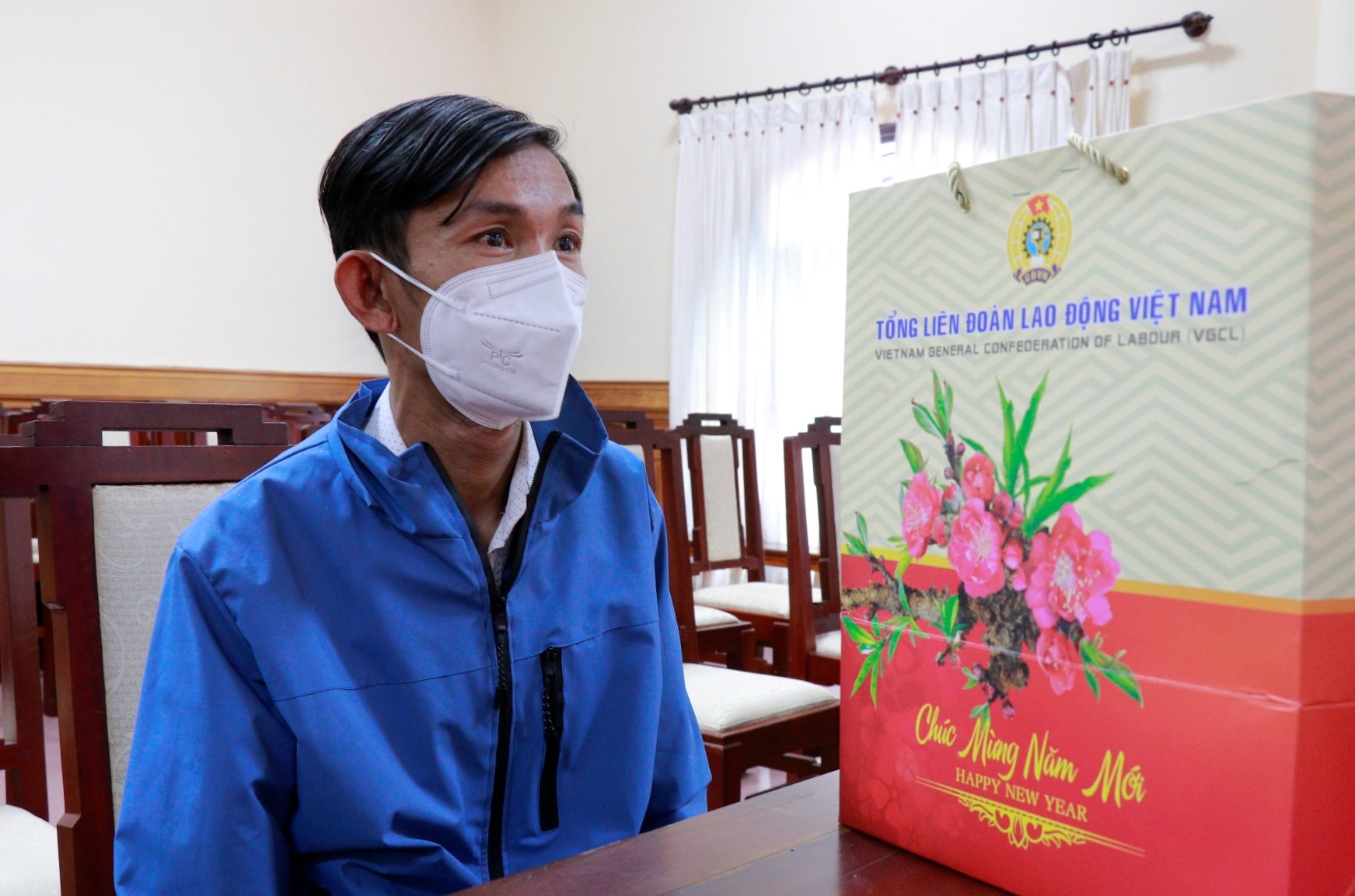 Phó Thủ tướng Vũ Đức Đam thăm hỏi và trao quà Tết cho hộ nghèo, CNLĐ gặp khó khăn Phó Thủ tướng Vũ Đức Đam thăm hỏi và trao quà Tết cho hộ nghèo, CNLĐ gặp khó khăn