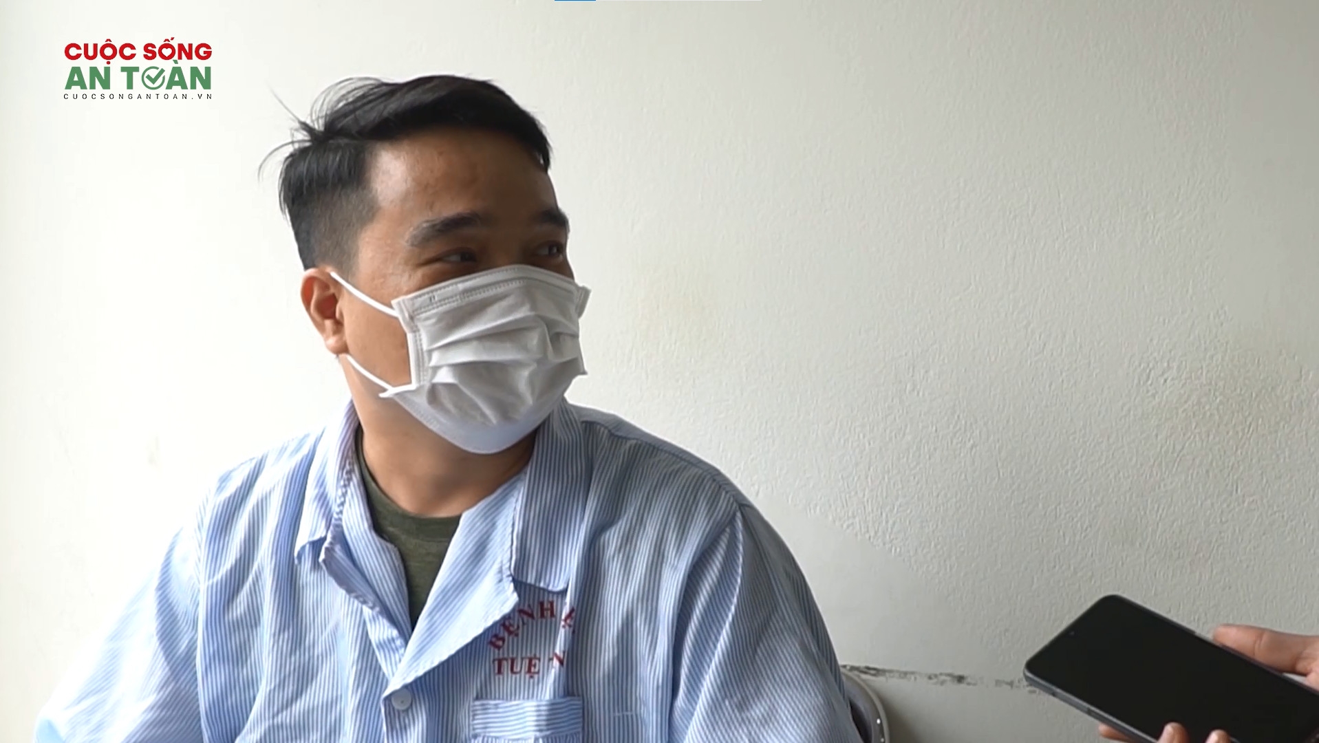 Bệnh nhân Bệnh viện Tuệ Tĩnh: Bệnh viện nợ lương bác sĩ nản lòng thì chúng tôi cũng rút Bệnh nhân Bệnh viện Tuệ Tĩnh: Bệnh viện nợ lương bác sĩ nản lòng thì chúng tôi cũng rút