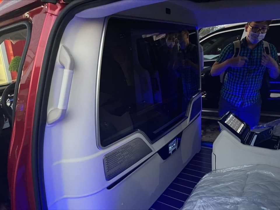 Cận cảnh Kia Carnival Royal với 2 chỗ ngồi hạng thương gia Cận cảnh Kia Carnival Royal với 2 chỗ ngồi hạng thương gia