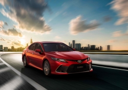 Toyota Camry giành giải thưởng XE CỦA NĂM 2022