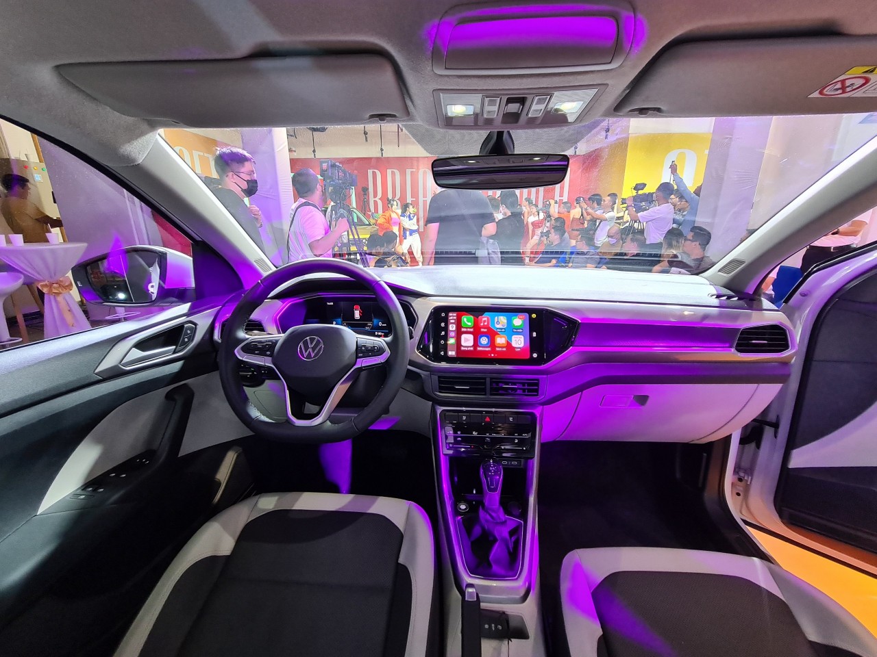 Giá lăn bánh Volkswagen T-Cross 2022 vừa ra mắt sáng nay
