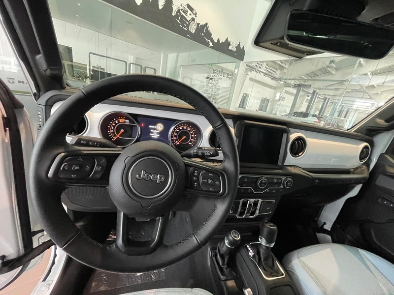 Jeep Wrangler Islander chính hãng có giá hơn 3,3 tỷ đồng Jeep Wrangler Islander chính hãng có giá hơn 3,3 tỷ đồng