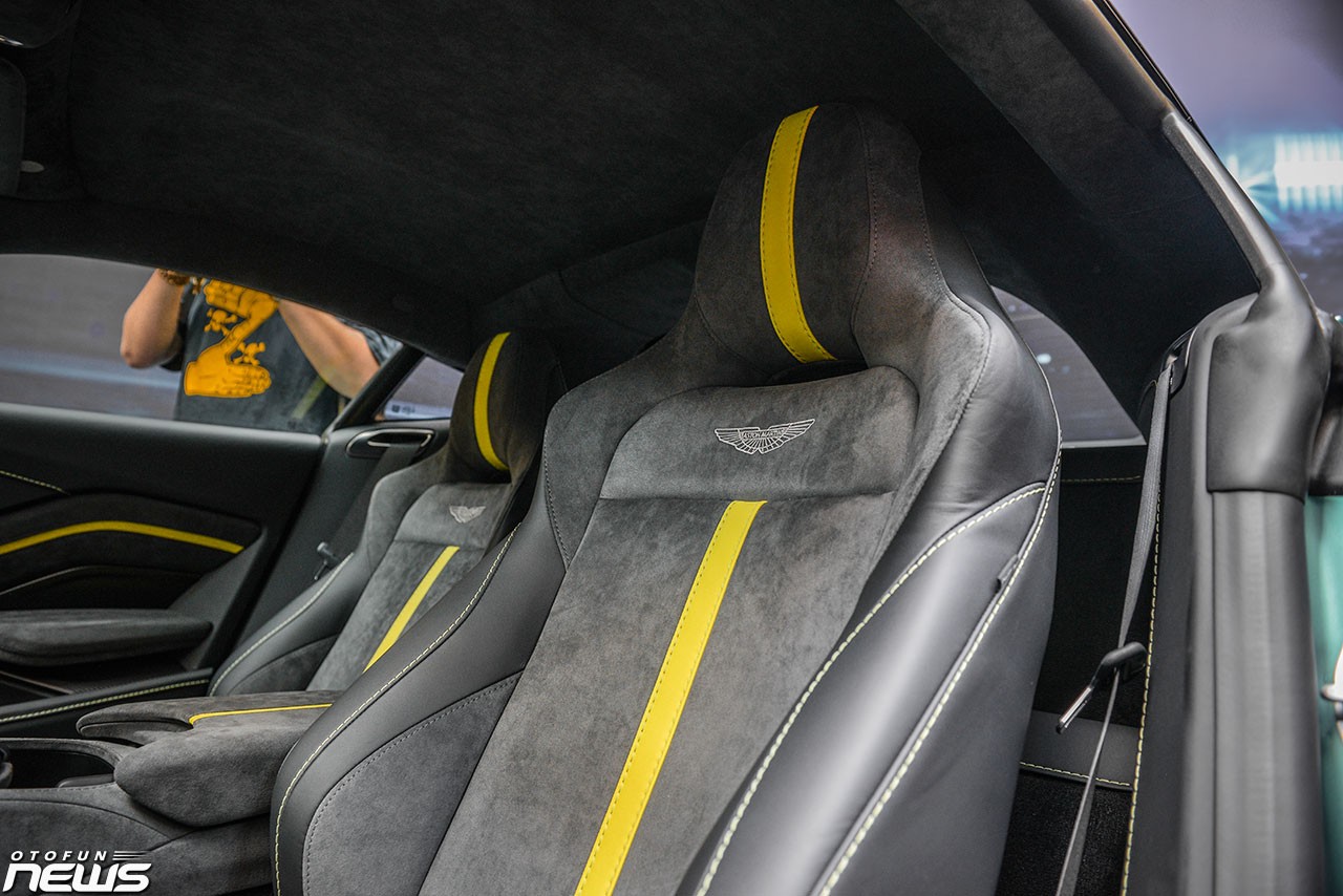 Bộ đôi hàng 'độc' Aston Martin Vantage F1 Edition và DB11 V8 Coupe ra mắt tại Việt Nam
