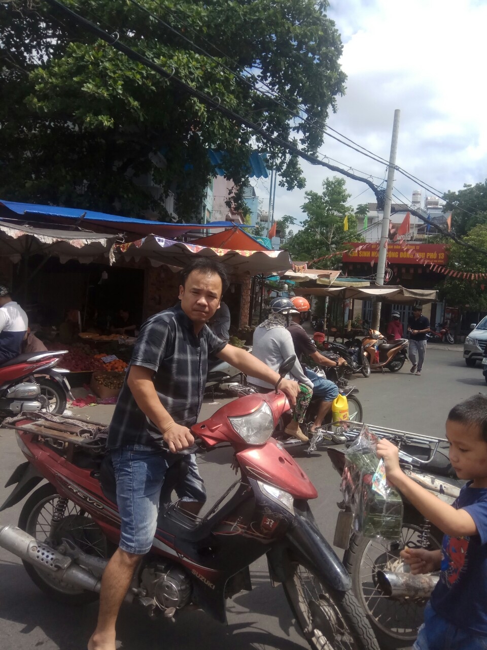 Còn nhiều người tại TPHCM vẫn chủ quan lơ là với Covid- 19 Còn nhiều người tại TPHCM vẫn chủ quan lơ là với Covid- 19