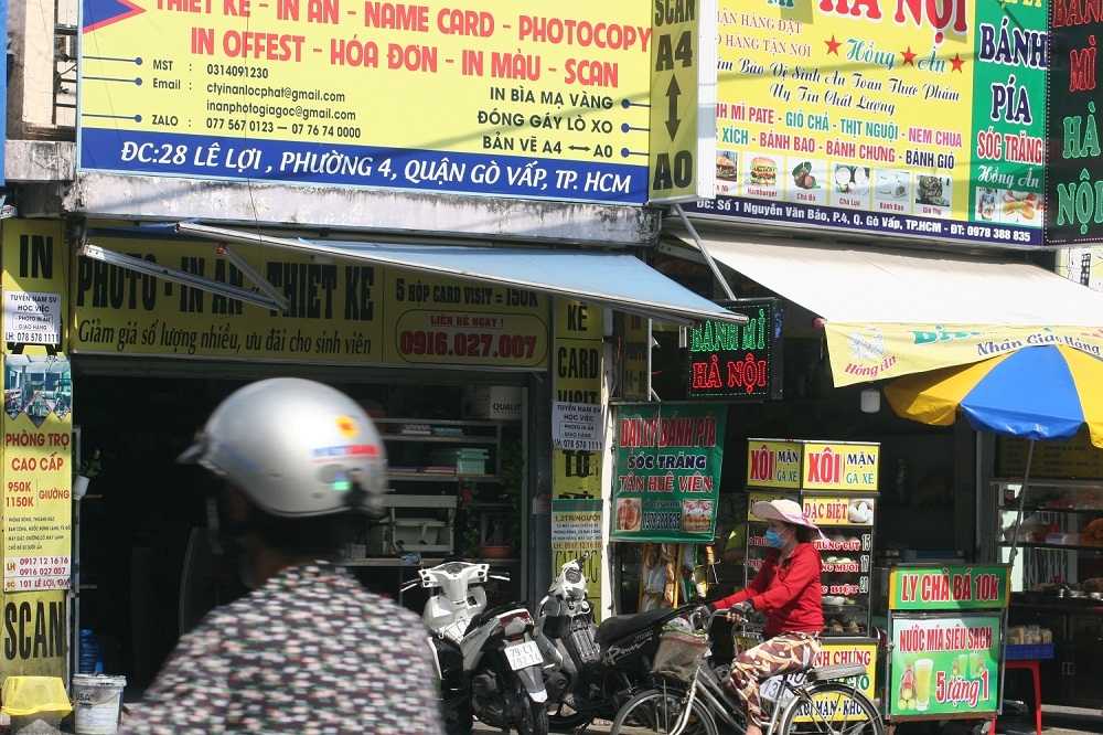 Còn nhiều người tại TPHCM vẫn chủ quan lơ là với Covid- 19 Còn nhiều người tại TPHCM vẫn chủ quan lơ là với Covid- 19