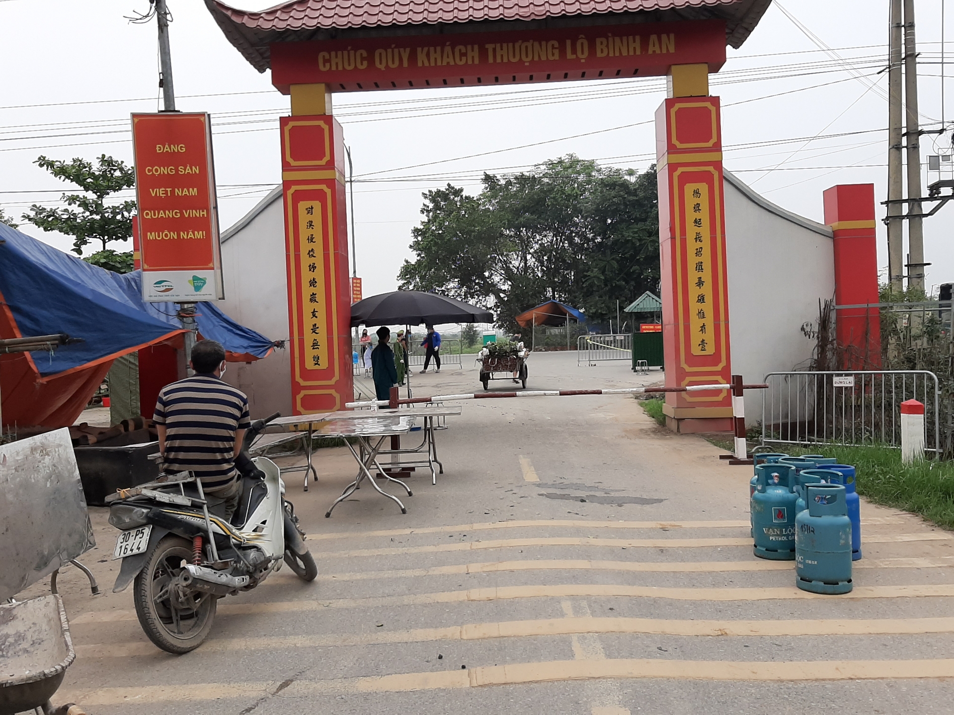 Tâm sự của vợ bệnh nhân 243: "Tôi mong nhận được sự chia sẻ, cảm thông từ người dân" tam su cua vo benh nhan 243 toi mong nhan duoc su chia se cam thong tu nguoi dan