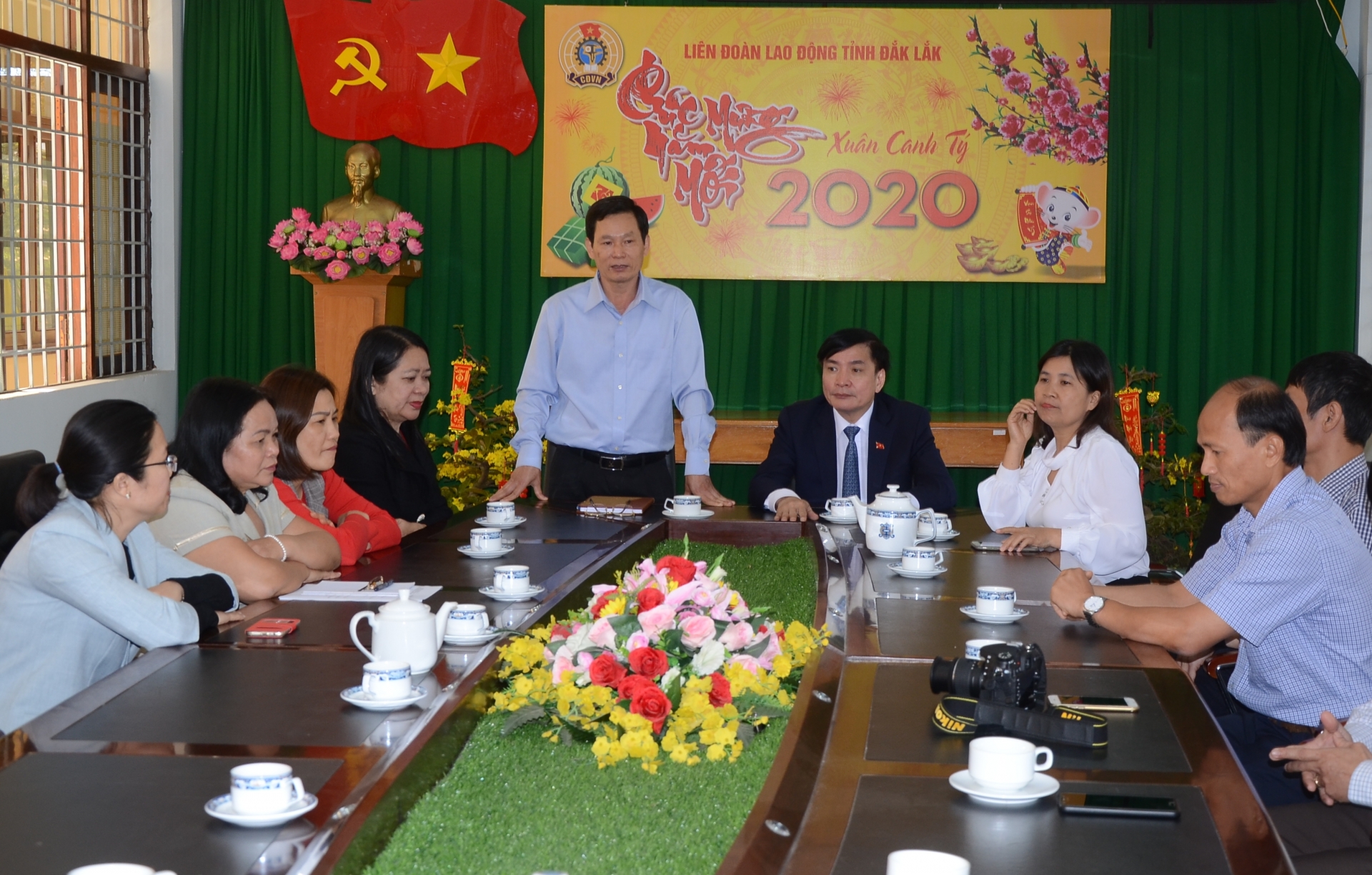 bi thu tinh uy dak lak lam viec voi lien doan lao dong tinh dak lak