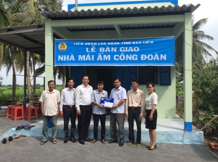 Vận động đoàn viên, người lao động tạo dựng nhiều mái ấm Công đoàn van dong doan vien nguoi lao dong tao dung nhieu mai am cong doan