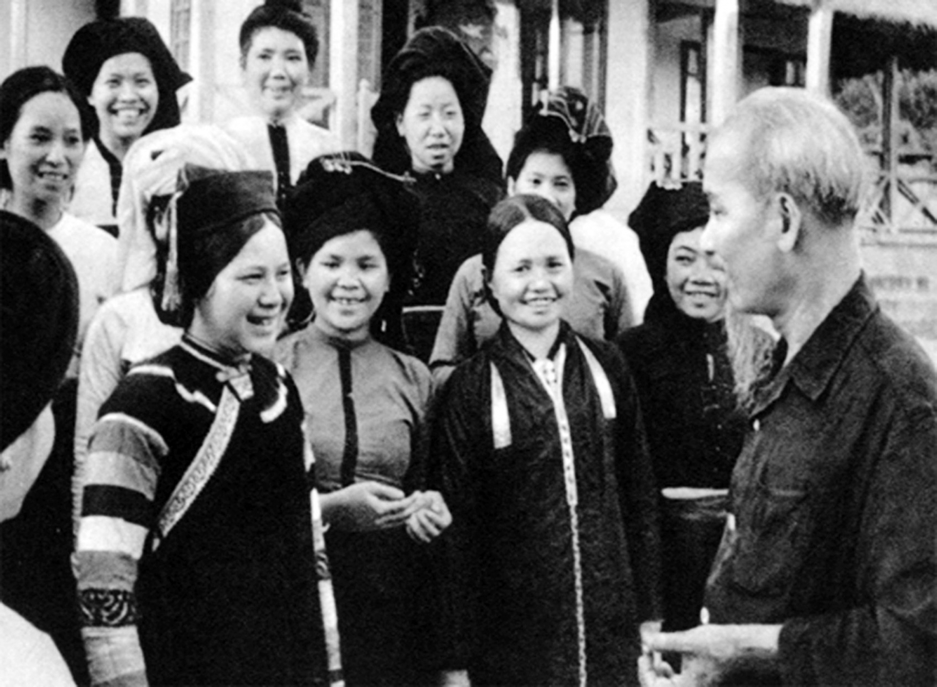 Tự hào truyền thống phụ nữ Việt Nam Tự hào truyền thống phụ nữ Việt Nam