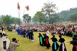 Phong tục Tết cổ truyền: Phong tục ngày mùng Bốn Tết