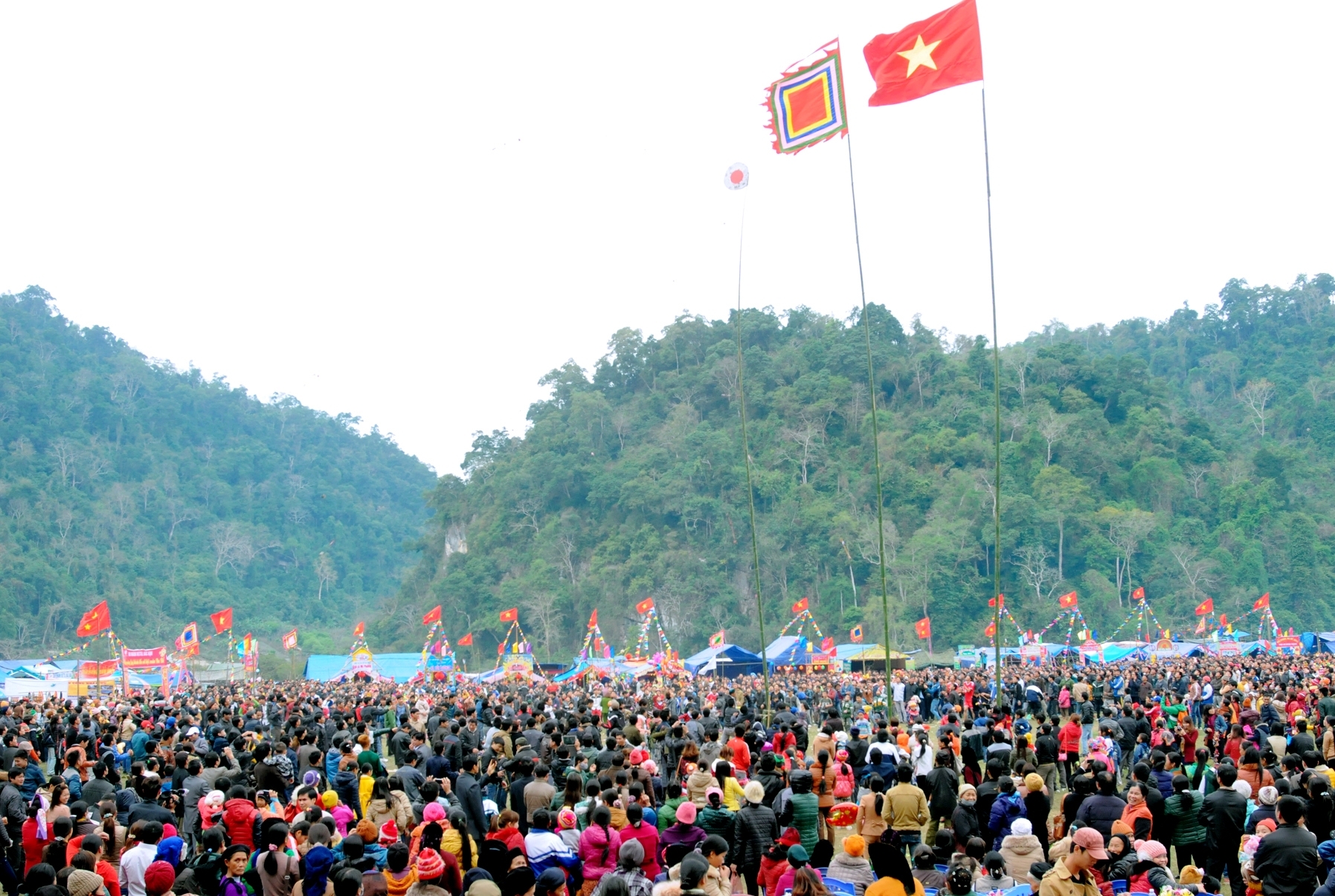 mung sau tet vao mua le hoi