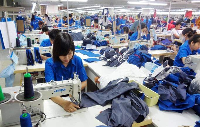 Người lao động ngừng việc vì dịch được hưởng lương không thấp hơn lương tối thiểu vùng