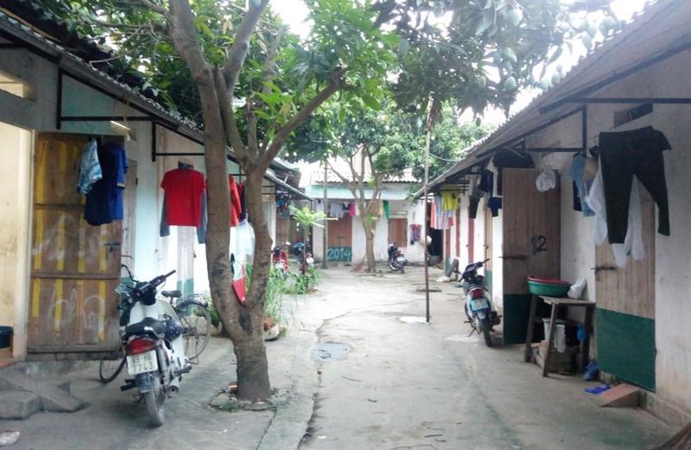 gia dinh cong nhan don than kho khan va tinh thuong yeu