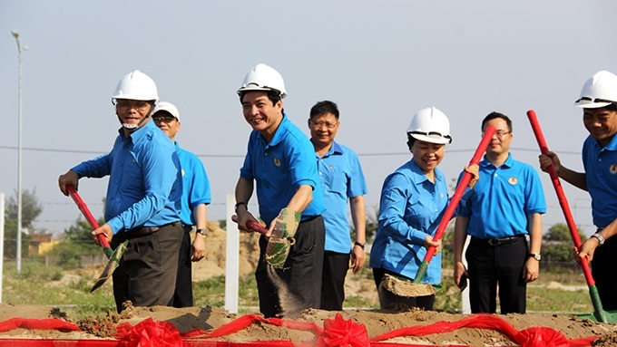Nhà ở - thiết chế công đoàn - niềm khao khát của người lao động nha o thiet che cong doan niem khao khat cua nguoi lao dong