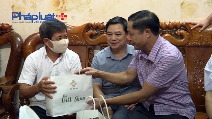 Ông Đoàn Ngọc Hải "màu hồng" Ông Đoàn Ngọc Hải "màu hồng"