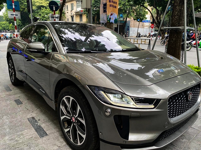 Xe điện Jaguar I-Pace đầu tiên xuất hiện trên đường phố Việt Nam Xe điện Jaguar I-Pace đầu tiên xuất hiện trên đường phố Việt Nam