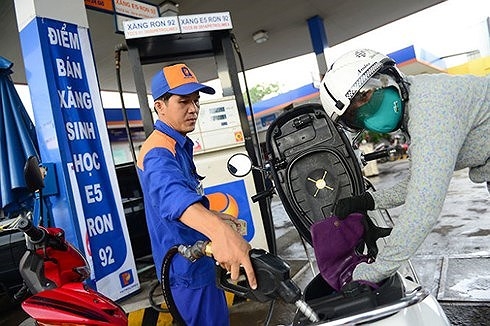 Giá xăng, dầu tiếp tục giảm nhẹ gia xang dau tiep tuc giam nhe tu 15h