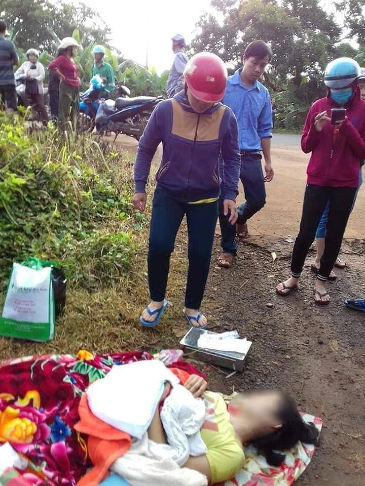 phan no tai xe bo roi san phu sap sinh ben duong