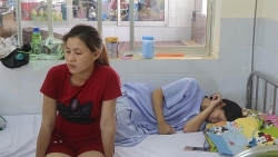 gay tai nan voi 2 be gai tai xe taxi mai linh bat ngo cho nan nhan xuong bien di dao