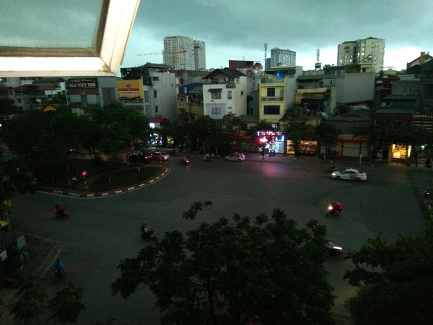 chum anh ha noi bong toi den nhu muc truoc con mua lon