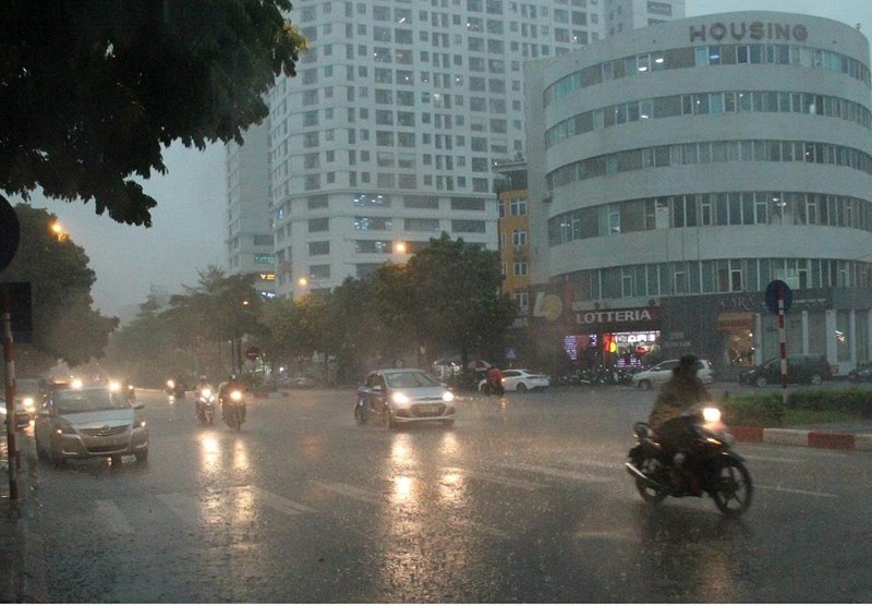 chum anh ha noi bong toi den nhu muc truoc con mua lon
