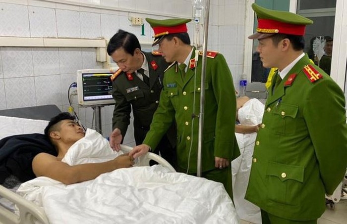 chay nha ra nhung tam guong sang