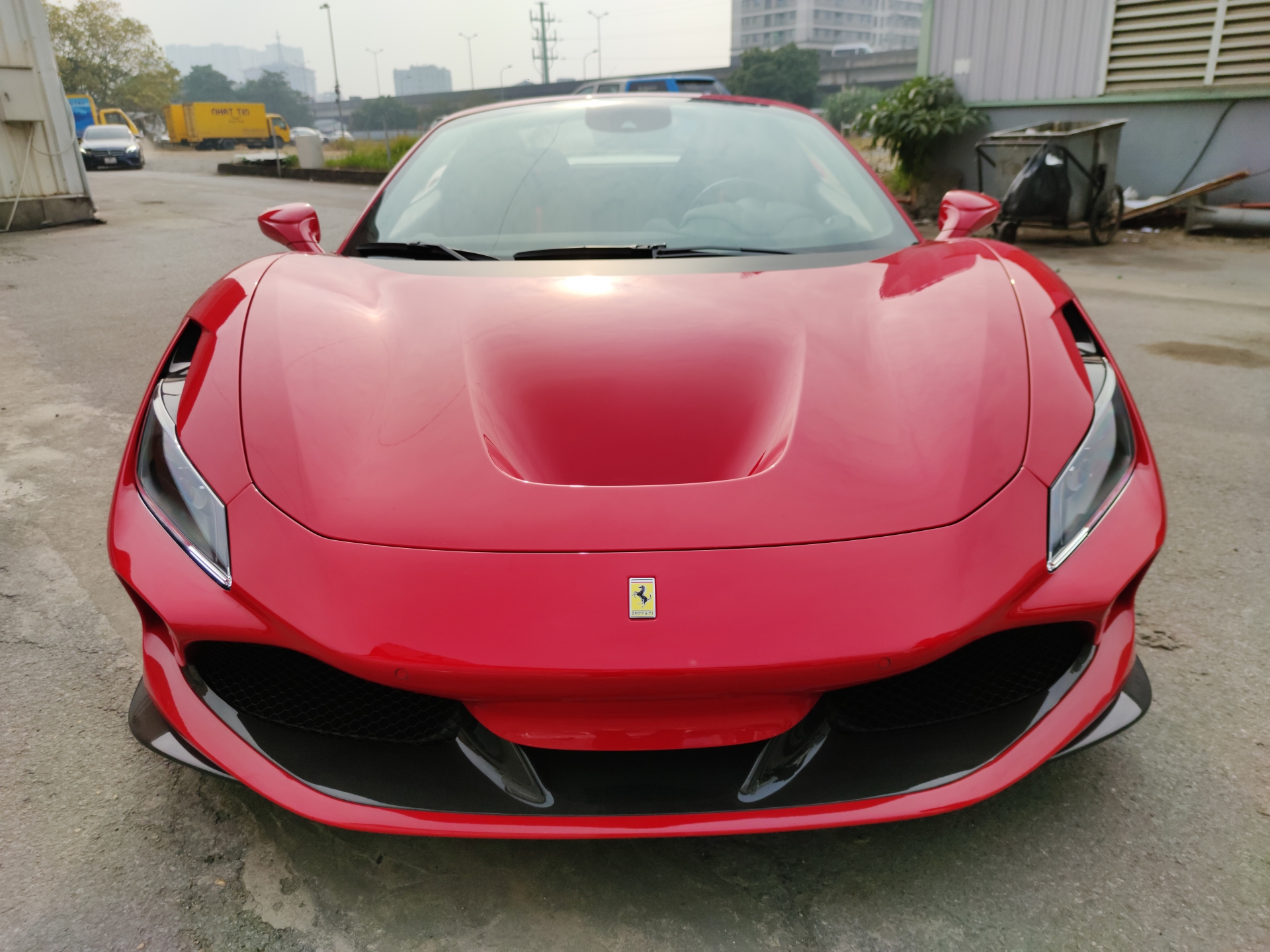 Siêu phẩm Ferrari F8 Tributo Spider thứ hai cập bến Việt Nam
