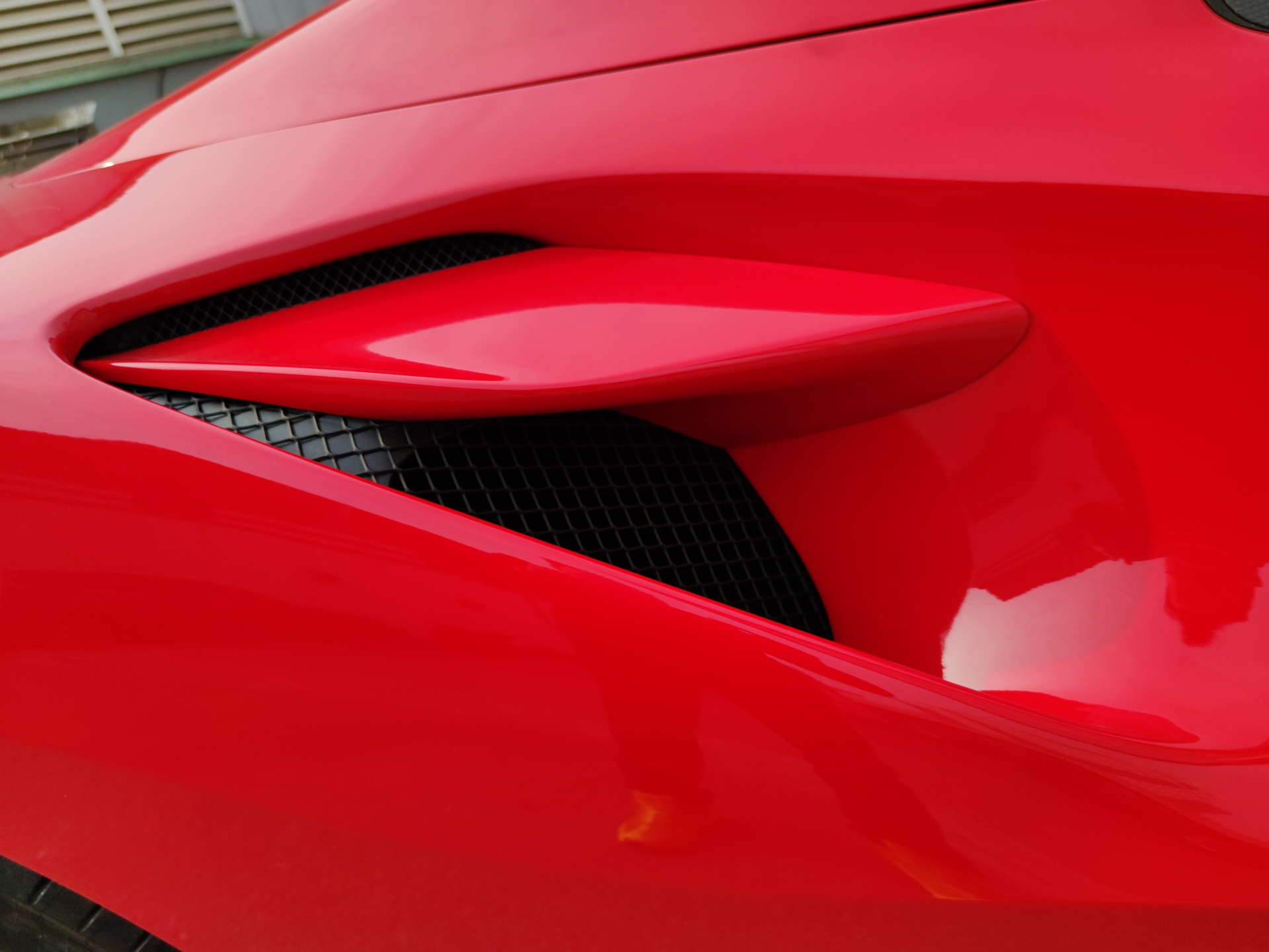 Siêu phẩm Ferrari F8 Tributo Spider thứ hai cập bến Việt Nam