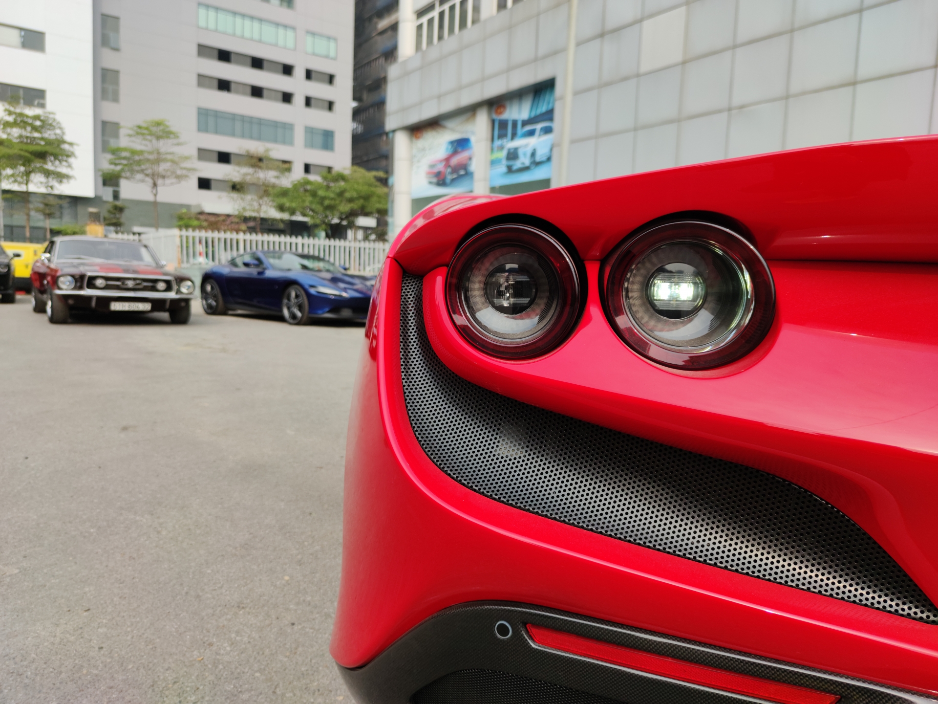 Siêu phẩm Ferrari F8 Tributo Spider thứ hai cập bến Việt Nam