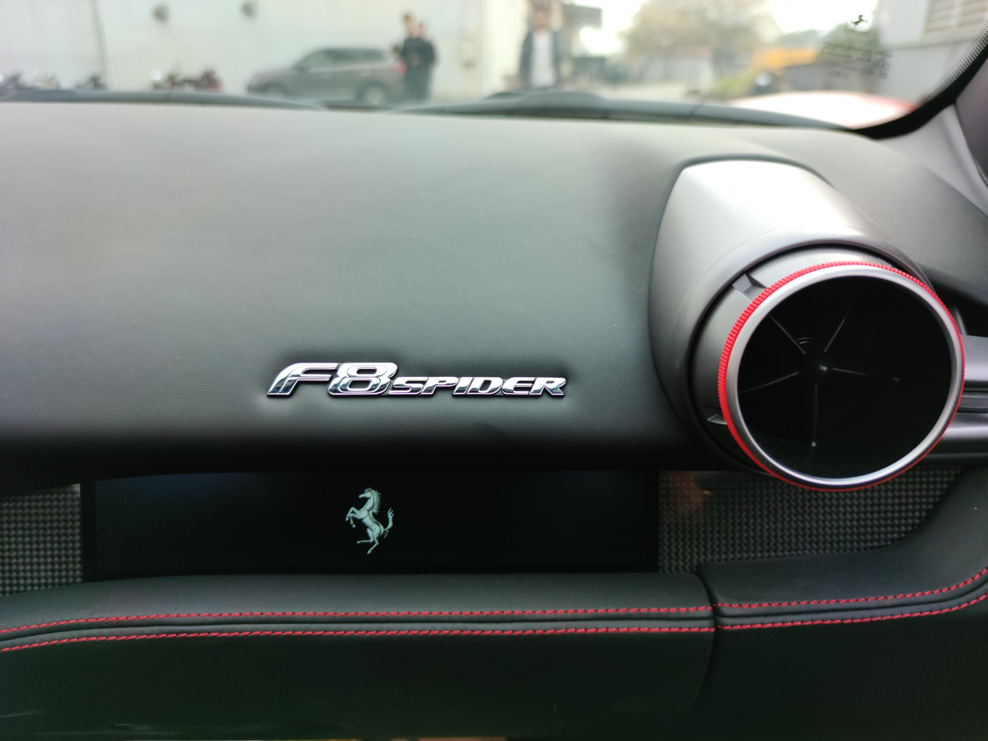 Siêu phẩm Ferrari F8 Tributo Spider thứ hai cập bến Việt Nam
