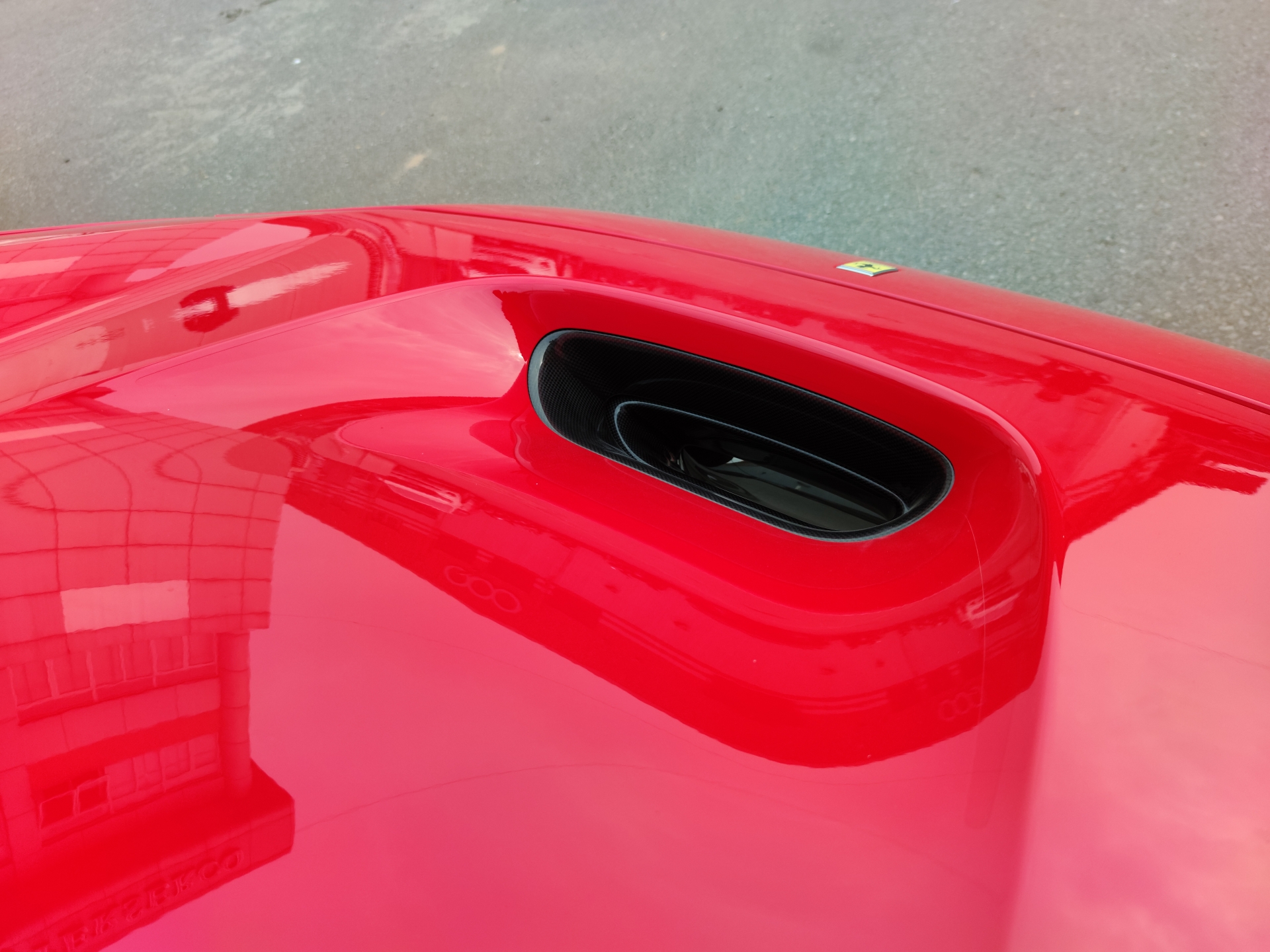 Siêu phẩm Ferrari F8 Tributo Spider thứ hai cập bến Việt Nam