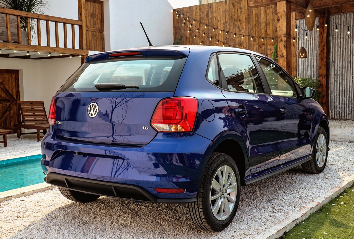 volkswagen gioi thieu polo phien ban nang them trang bi gia khong doi