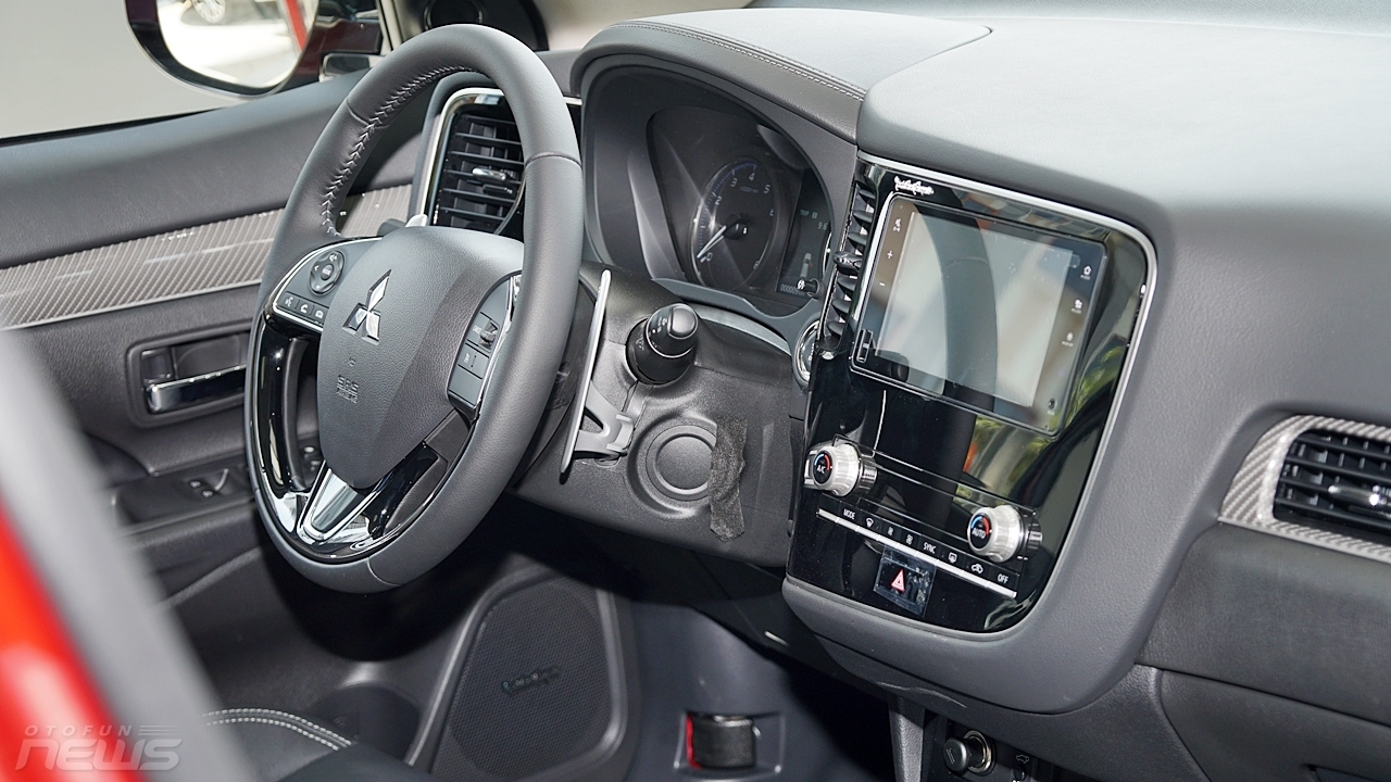 Mitsubishi Outlander và Honda CR-V: Kẻ tám lạng người nửa cân mitsubishi outlander va honda cr v ke tam lang nguoi nua can