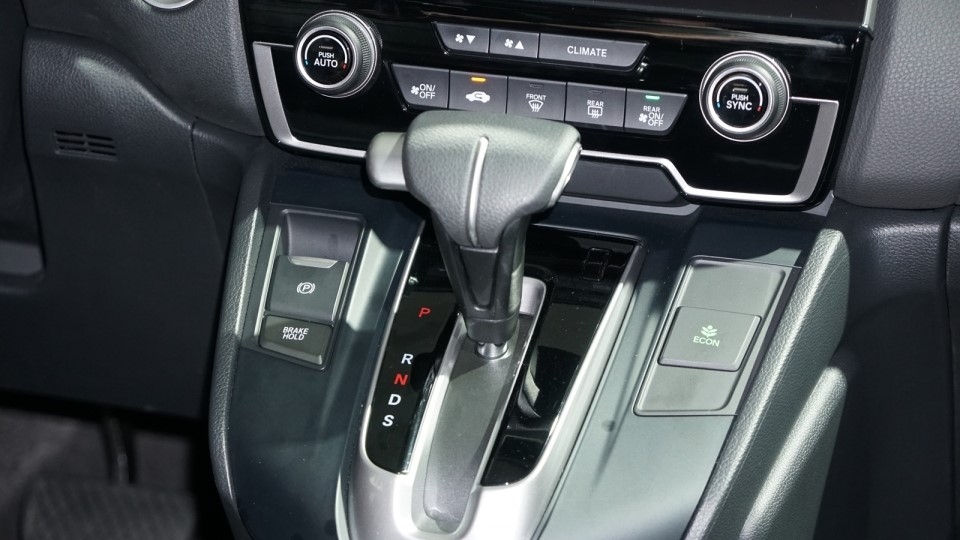 Mitsubishi Outlander và Honda CR-V: Kẻ tám lạng người nửa cân mitsubishi outlander va honda cr v ke tam lang nguoi nua can