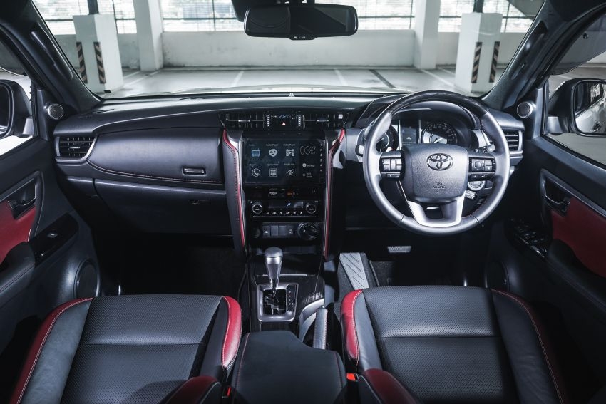 Toyota Fortuner 2021 và Toyota Innova 2021 ra mắt trực tuyến tại Malaysia