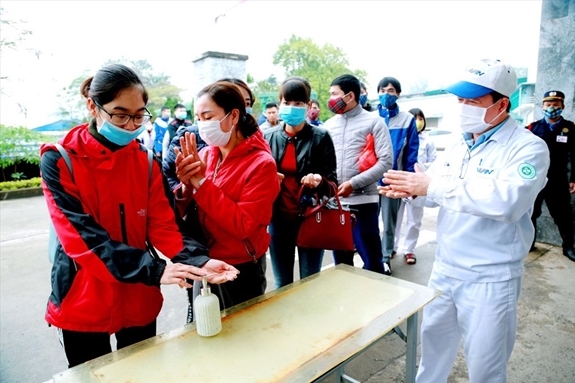 Phòng, chống dịch Covid-19, đảm bảo an toàn cho công nhân lao động về quê ăn Tết Phòng, chống dịch Covid-19, đảm bảo an toàn cho công nhân lao động về quê ăn Tết