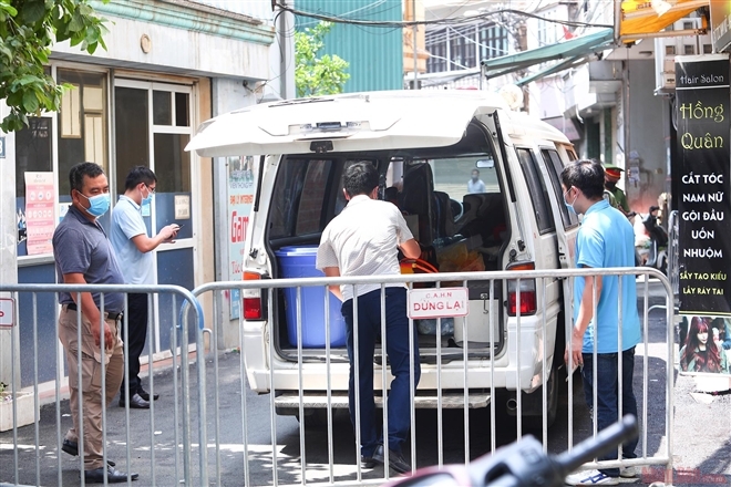 4 ca nhiễm Covid-19 mới ở Hà Nội: Người ăn cỗ, người đi ăn tại quán lòng lợn 4 ca nhiễm Covid-19 mới ở Hà Nội: Người ăn cỗ, người đi ăn tại quán lòng lợn
