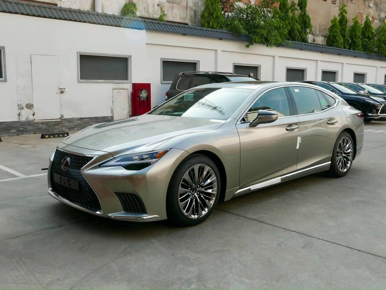 Ảnh thực tế Lexus LS500 2021 giá 7,28 tỷ tại Việt Nam