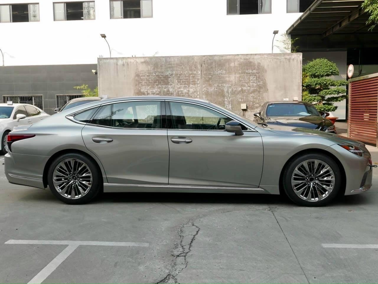 Ảnh thực tế Lexus LS500 2021 giá 7,28 tỷ tại Việt Nam