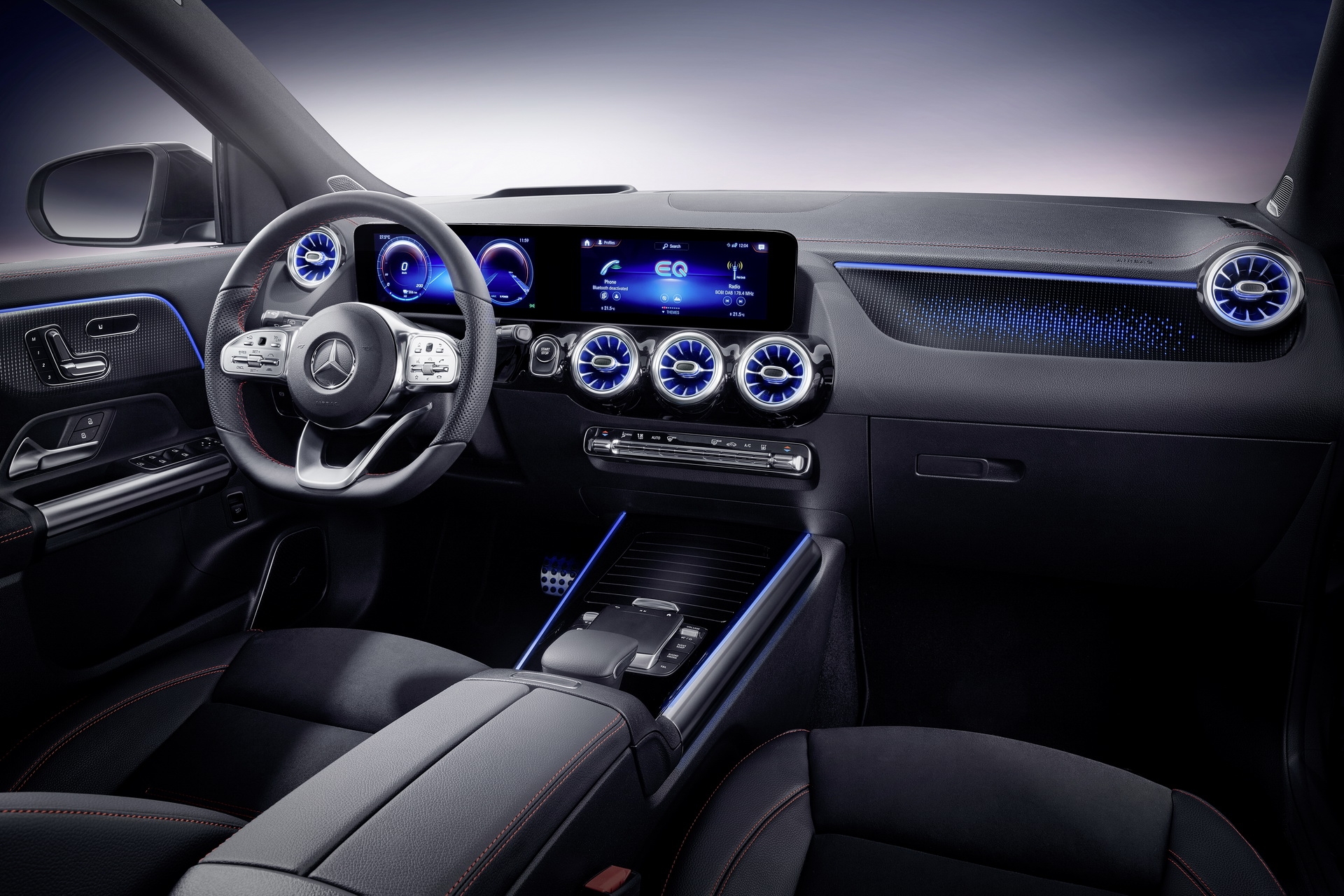 Mercedes-Benz EQA ra mắt tại Châu Âu với giá bán từ 1,2 tỷ đồng