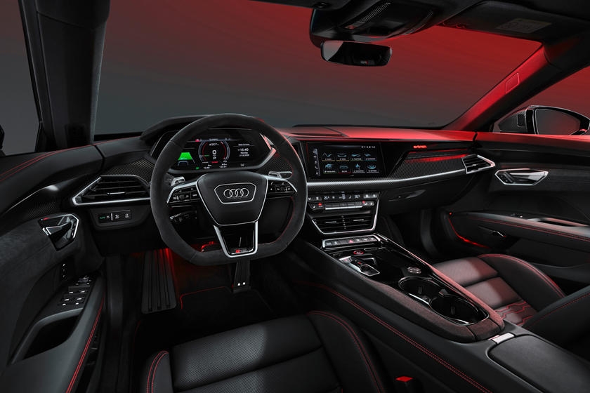 Audi e-tron GT sẽ chính thức tuyên chiến với Porsche Taycan Audi e-tron GT sẽ chính thức tuyên chiến với Porsche Taycan