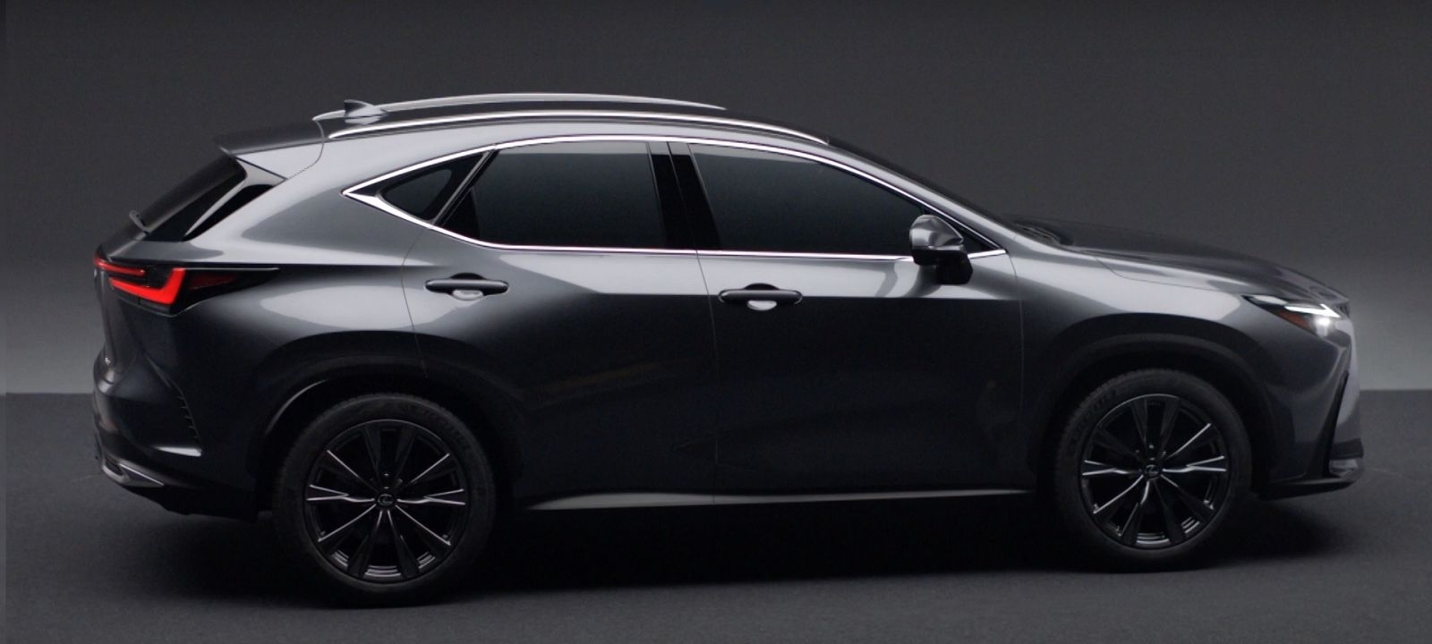 Lexus NX 2022 lộ diện trước khi ra mắt