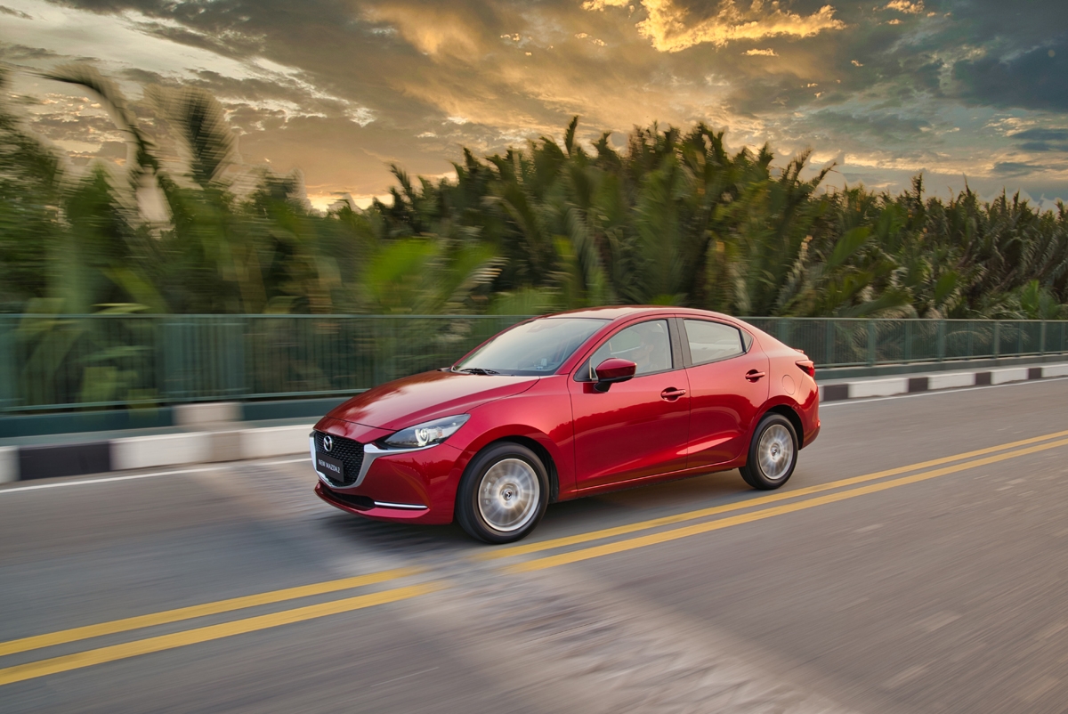 bo doi mazda2 va mazda2 sport chinh thuc ra mat gia tu 489 trieu dong