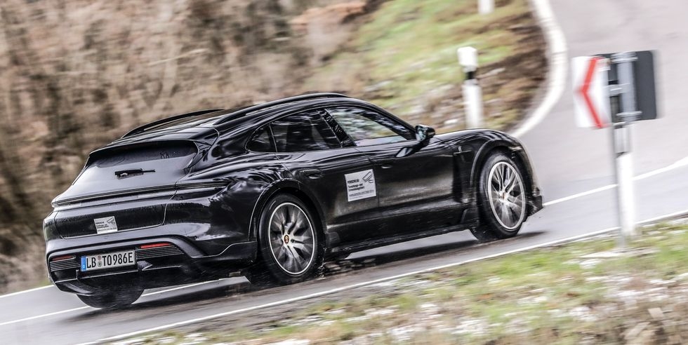 Porsche sẽ ra mắt Taycan Cross Turismo vào ngày 4/3 Porsche sẽ ra mắt Taycan Cross Turismo vào ngày 4/3
