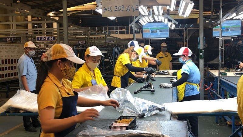 Covid-19 tạo thêm bất bình đẳng giới về cơ hội nghề nghiệp tại Việt Nam Covid-19 tạo thêm bất bình đẳng giới về cơ hội nghề nghiệp tại Việt Nam
