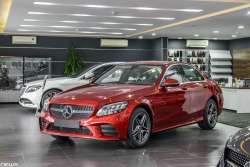 Cận cảnh Mercedes C180 AMG giá 1,5 tỷ đồng
