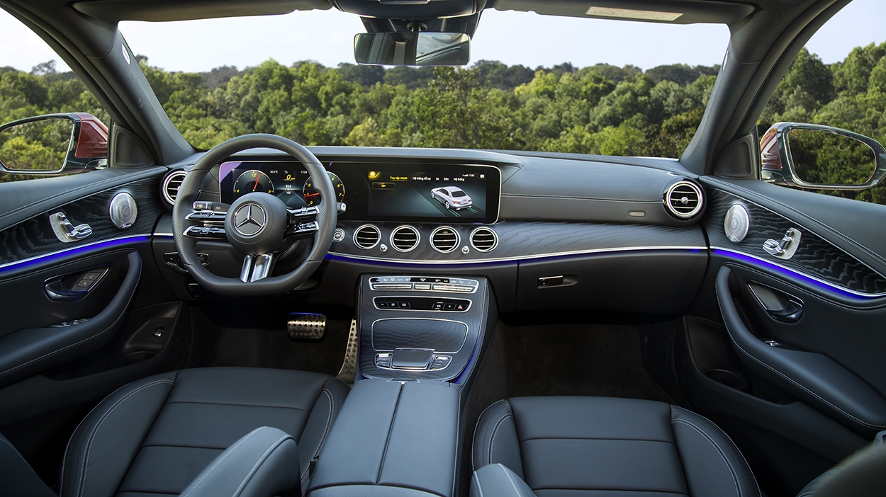 Mercedes-Benz E-Class phiên bản nâng cấp có giá 2,31 tỷ đồng Mercedes-Benz E-Class phiên bản nâng cấp có giá 2,31 tỷ đồng