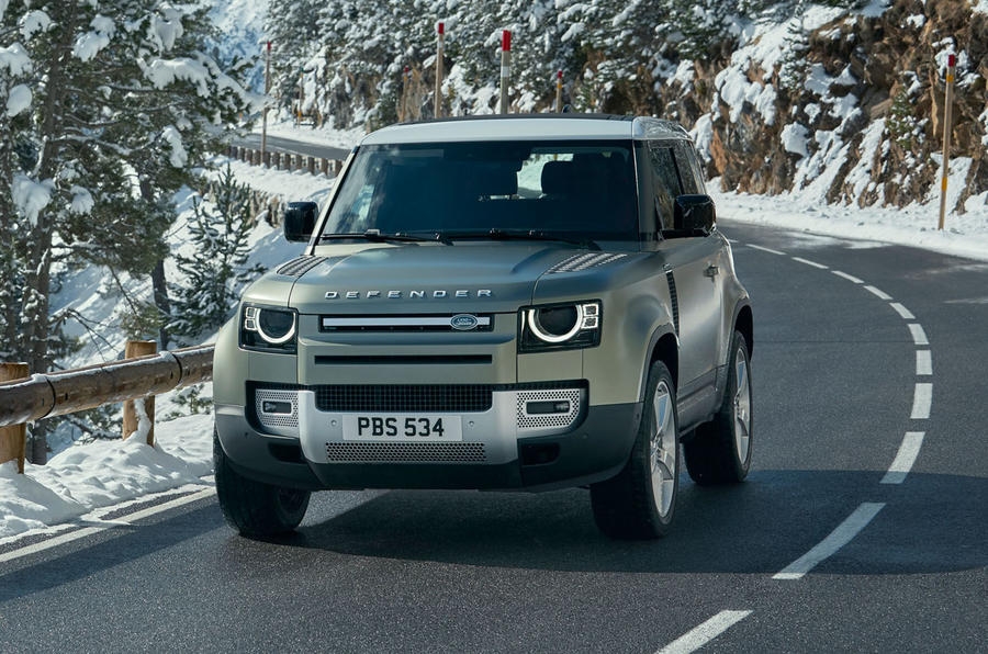 land rover defender xuat hien voi su menh giai cuu