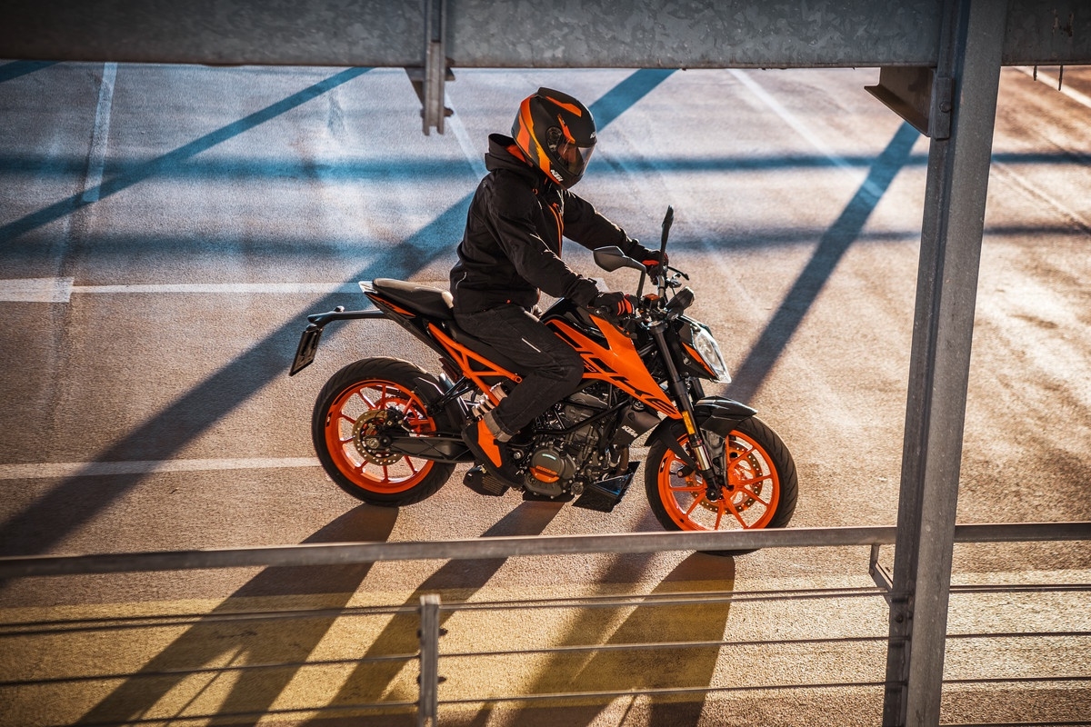 KTM 200 Duke 2021 ra mắt tại Malaysia, chuẩn bị về Việt Nam KTM 200 Duke 2021 ra mắt tại Malaysia, chuẩn bị về Việt Nam